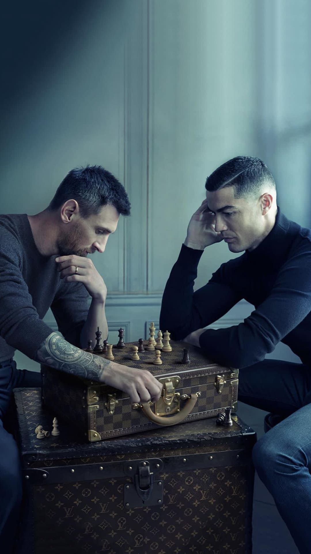 Messi Ronaldo Chess Wallpaper: Để ngắm nhìn hai đại kình địch của bóng đá thể hiện tài năng của mình không chỉ trên sân cỏ mà còn trên bàn cờ, hãy cập nhật ngay bức hình ảnh Messi Ronaldo Chess Wallpaper ấn tượng này. Hình ảnh đẹp mắt càng khiến cho bạn đắm chìm trong thế giới kỳ diệu của hai siêu sao bóng đá.