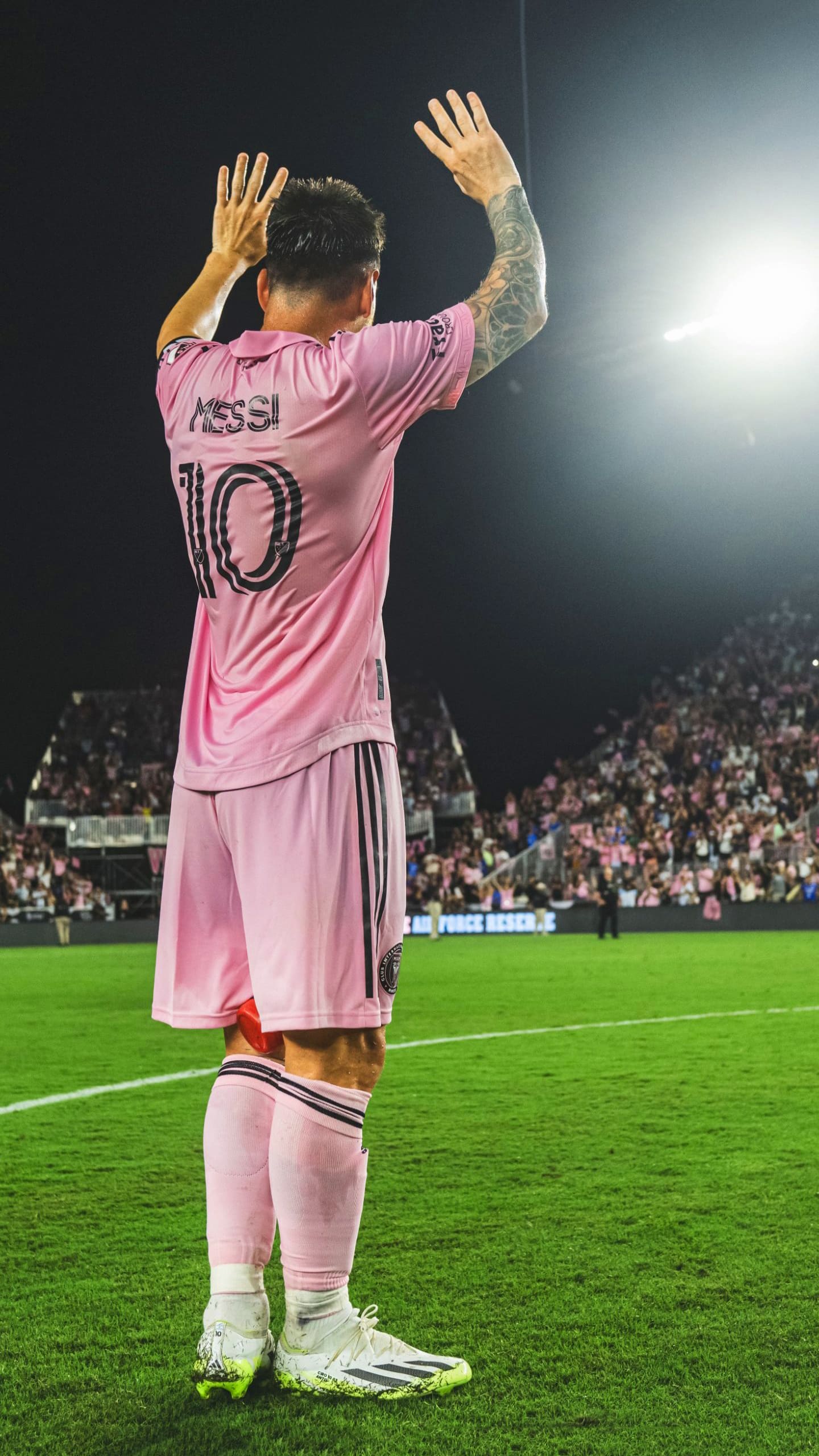 Messi Inter Miami Wallpaper - TubeWP