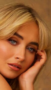 Sabrina Carpenter Wallpapers
